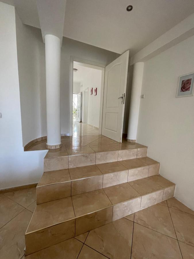 Apartments Rozela Улцин Екстериор снимка